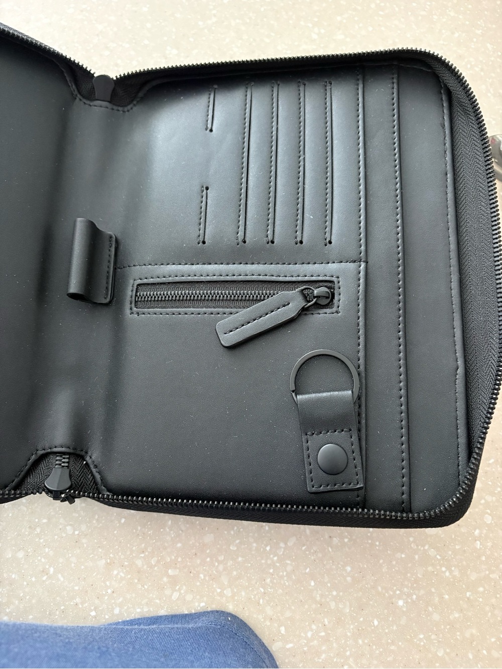 MONOS Travel kit - Picture 2 of 6